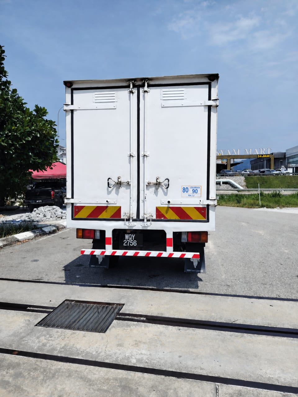 Kyi tun enterprise 1 ton lorry ph: +60 1156936353 Selangor